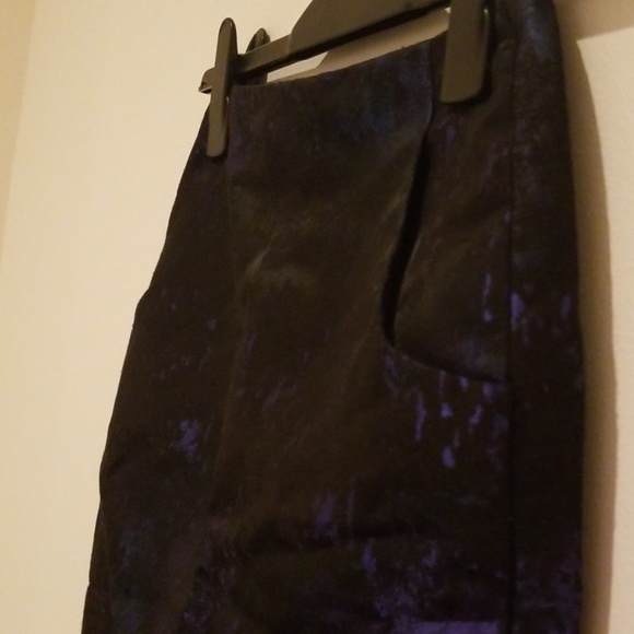 Pocketed blue and black skirt - Picture 2 of 2